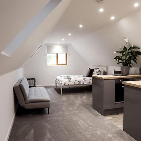 Aviary Lodge Hurn Екстер'єр фото